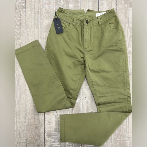 NWT rag & bone Green Moss Field High Rise
Chino Pants Size 23 (fits like 24) - Picture 2 of 16